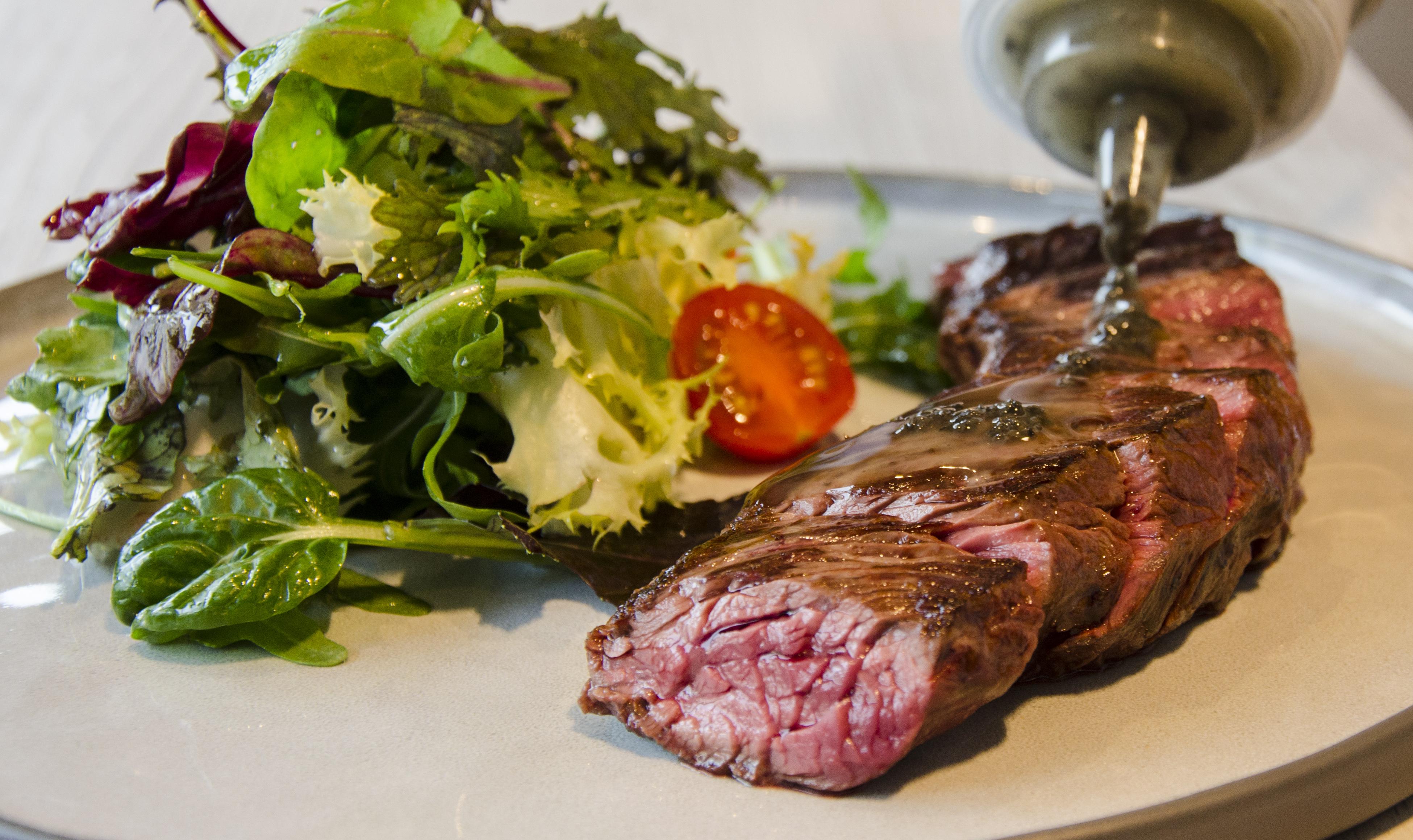Grand Plaza Hotel & Wellness Andorra la Vella Exteriör bild A steak prepared with the dry-aging technique