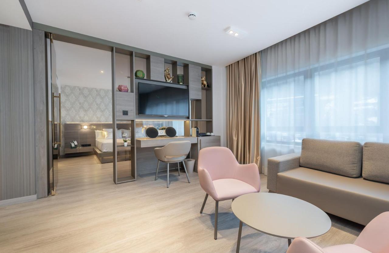Grand Plaza Hotel & Wellness Andorra la Vella Exteriör bild Suite