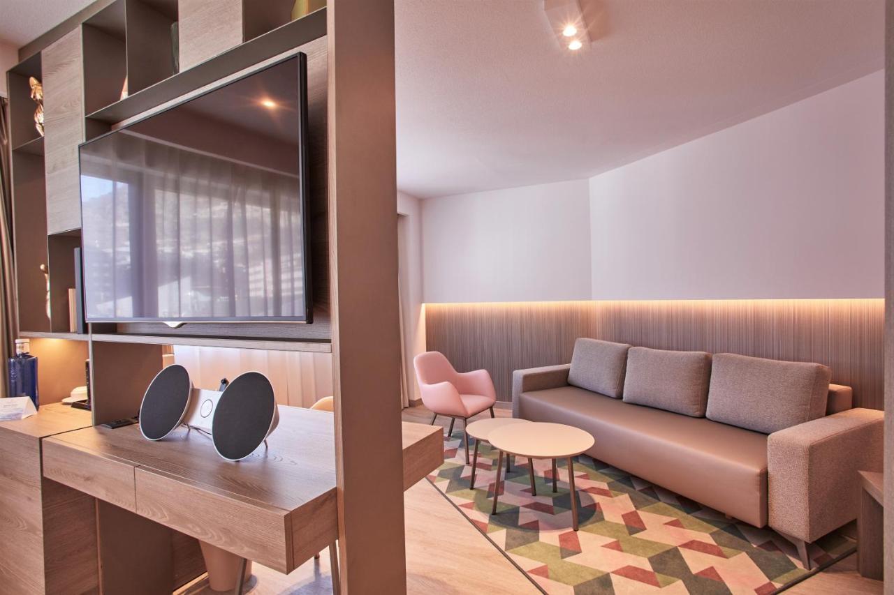 Grand Plaza Hotel & Wellness Andorra la Vella Exteriör bild A suite at the hotel