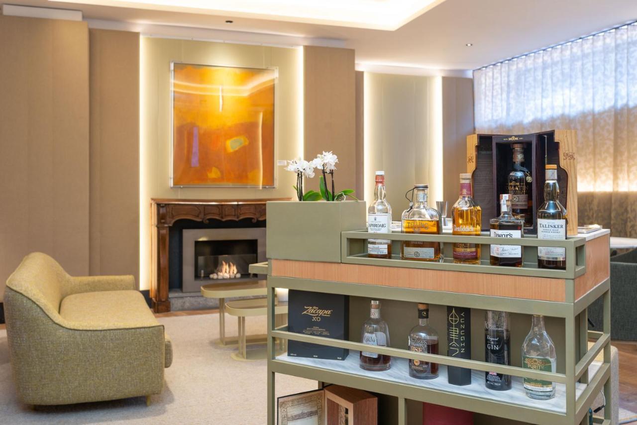 Grand Plaza Hotel & Wellness Andorra la Vella Exteriör bild The bar at the hotel