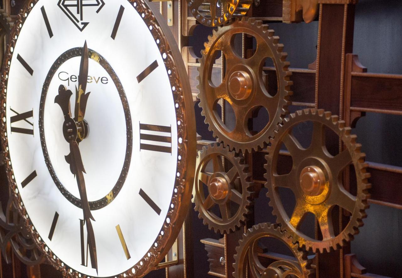 Grand Plaza Hotel & Wellness Andorra la Vella Exteriör bild The clockwork of the tower
