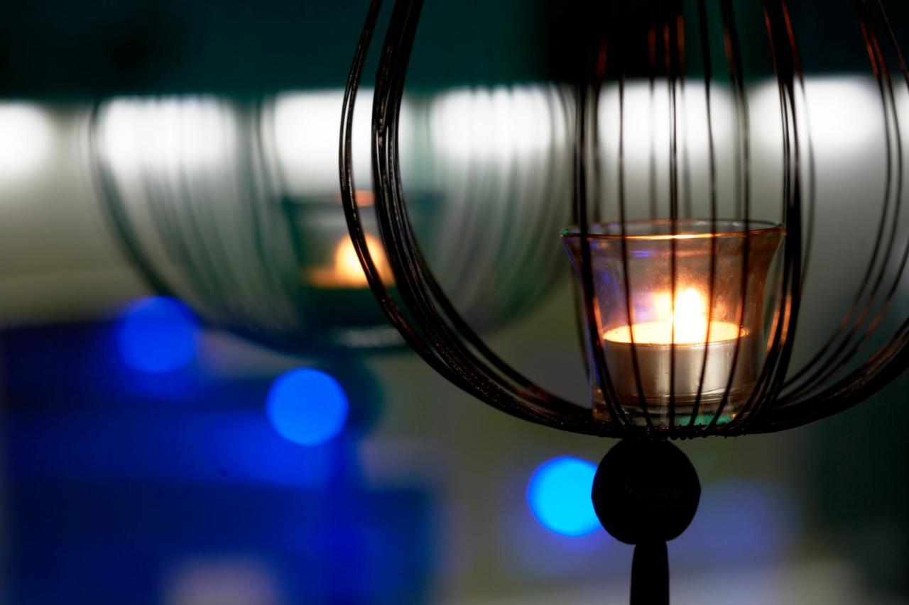 Grand Plaza Hotel & Wellness Andorra la Vella Exteriör bild A candle holder