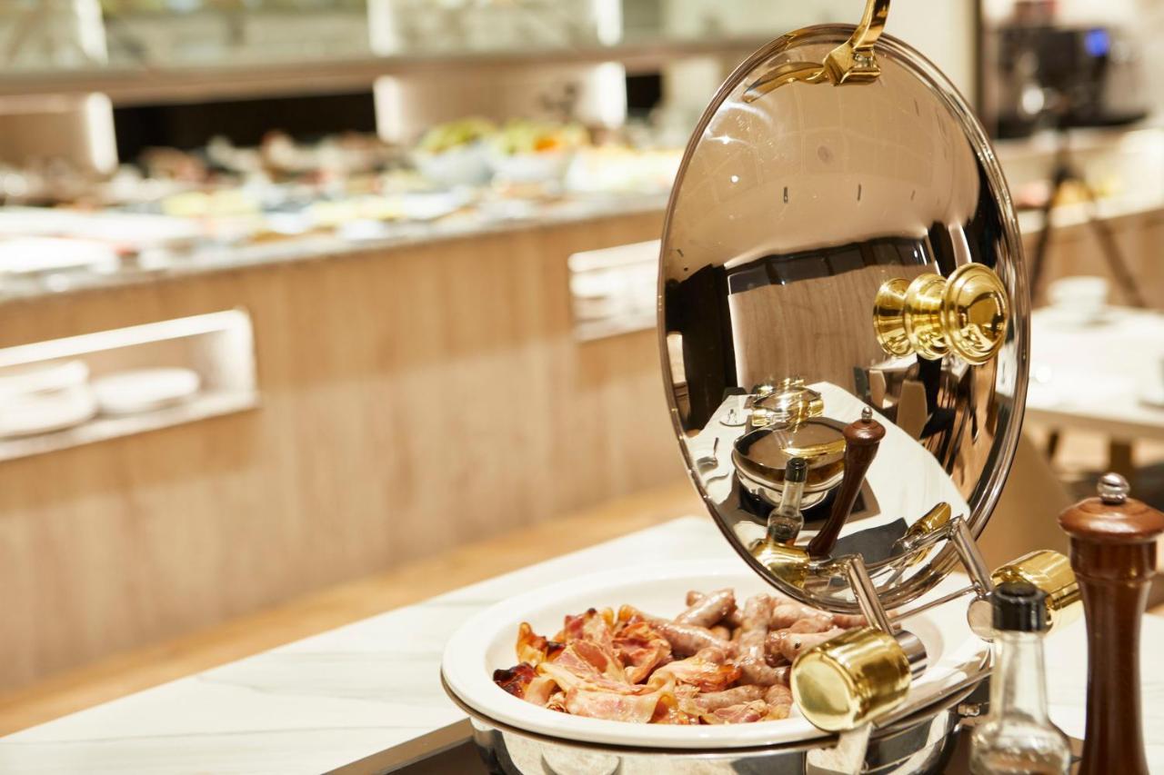 Grand Plaza Hotel & Wellness Andorra la Vella Exteriör bild A chafing dish